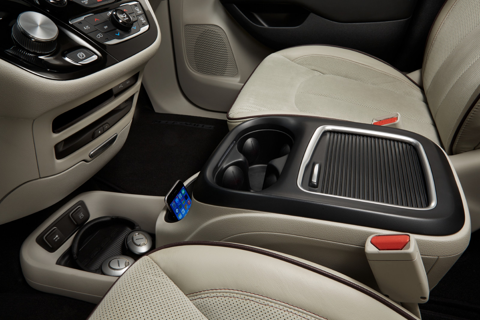 Новый chrysler pacifica 2018 - фото, характеристика, цена Новый chrysler pacifica 2018 - фото, характеристика, цена