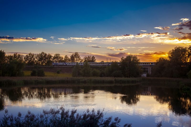 die Architektur,Blue hour,blauer Himmel,Verschwommener Hintergrund,Bokeh,brick building