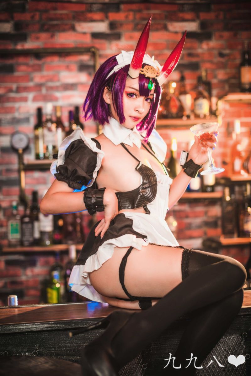 Bar,Cocktail,Cosplay,Horn,Frau