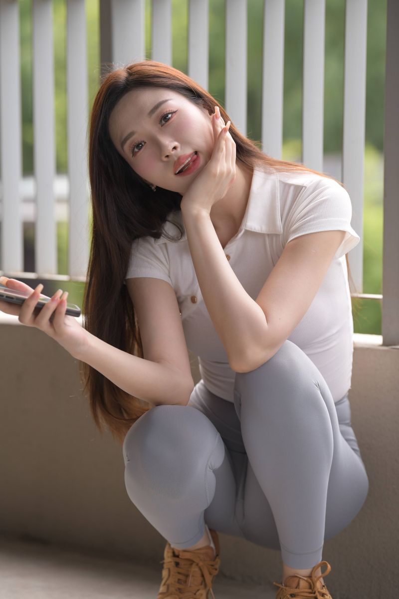 Bassiera,short sleeves,scarpe da ginnastica,strada,tight pants