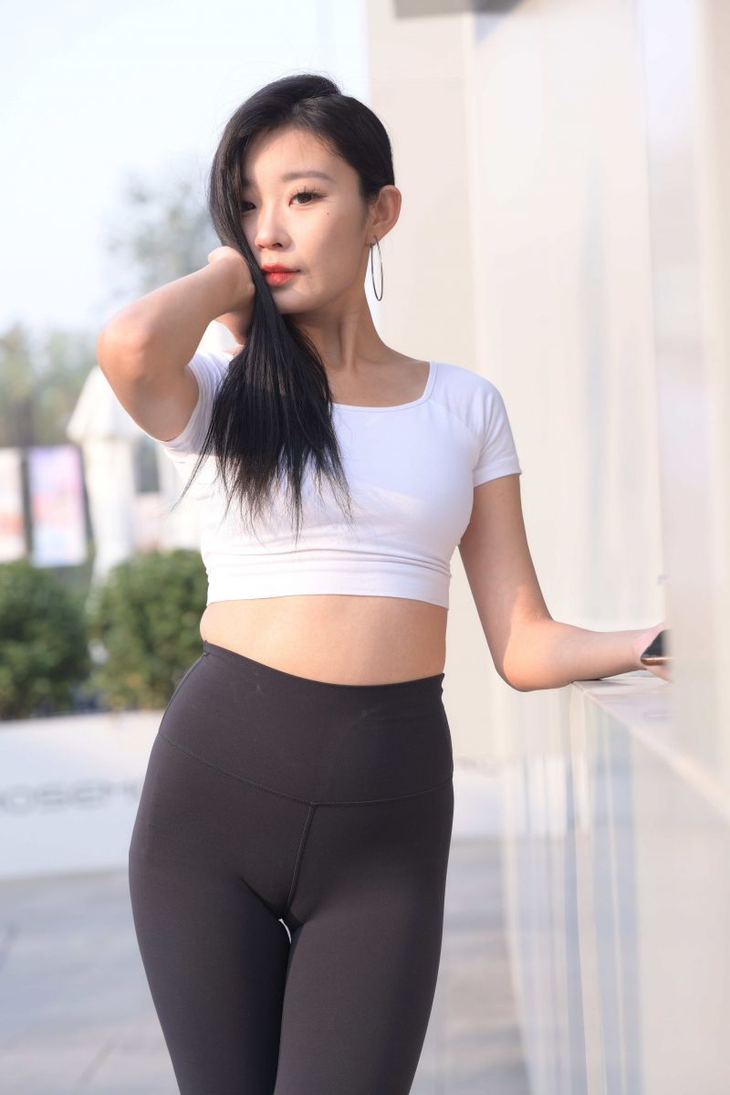 pruhované ponožky,white sneakers