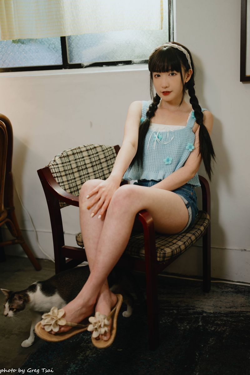 В помещении,длинные волосы,Таблица,окно,женщина