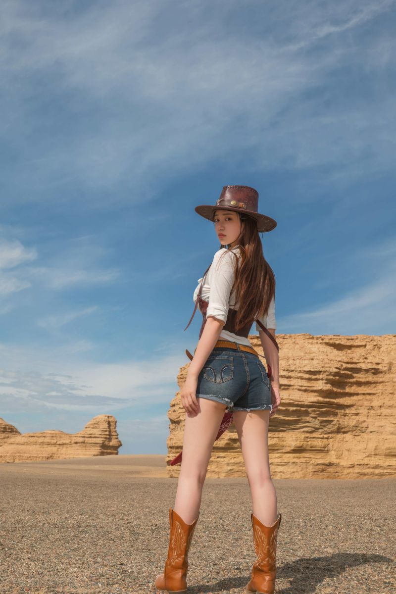 Bandana, Gürtel, Korsett, Wüste, Hut, Sand