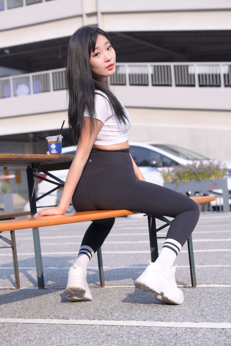 pruhované ponožky,white sneakers