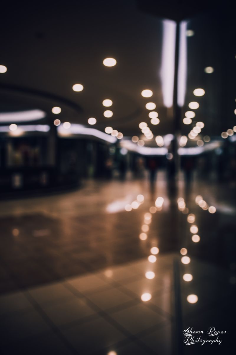 streat life,bokeh,blurry,mall,city,photography