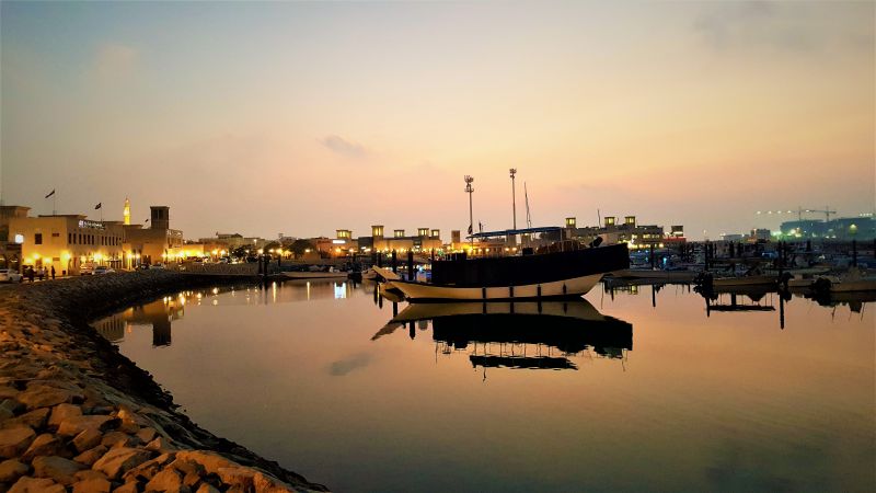 riflette,mare,Emirates