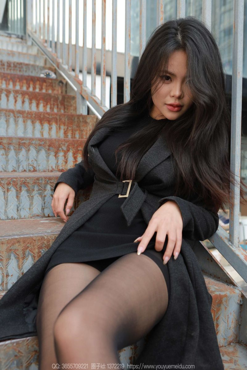 bot ayakkabı,hırka,Perdeler,oturma,kanepe,Kadın