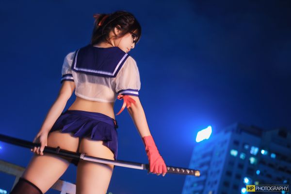 okuliare,dlhé vlasy,čierne pančuchy,cosplay,minisukne,nohavičky