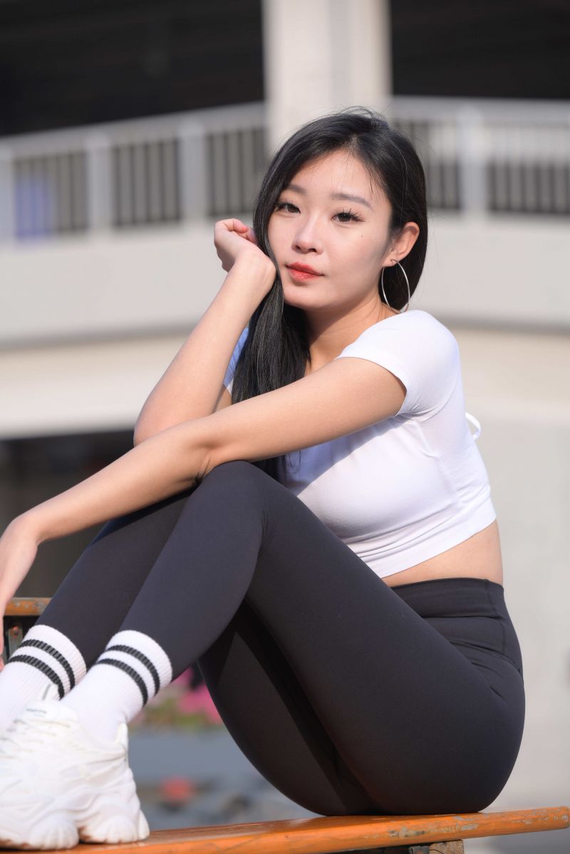 pruhované ponožky,white sneakers