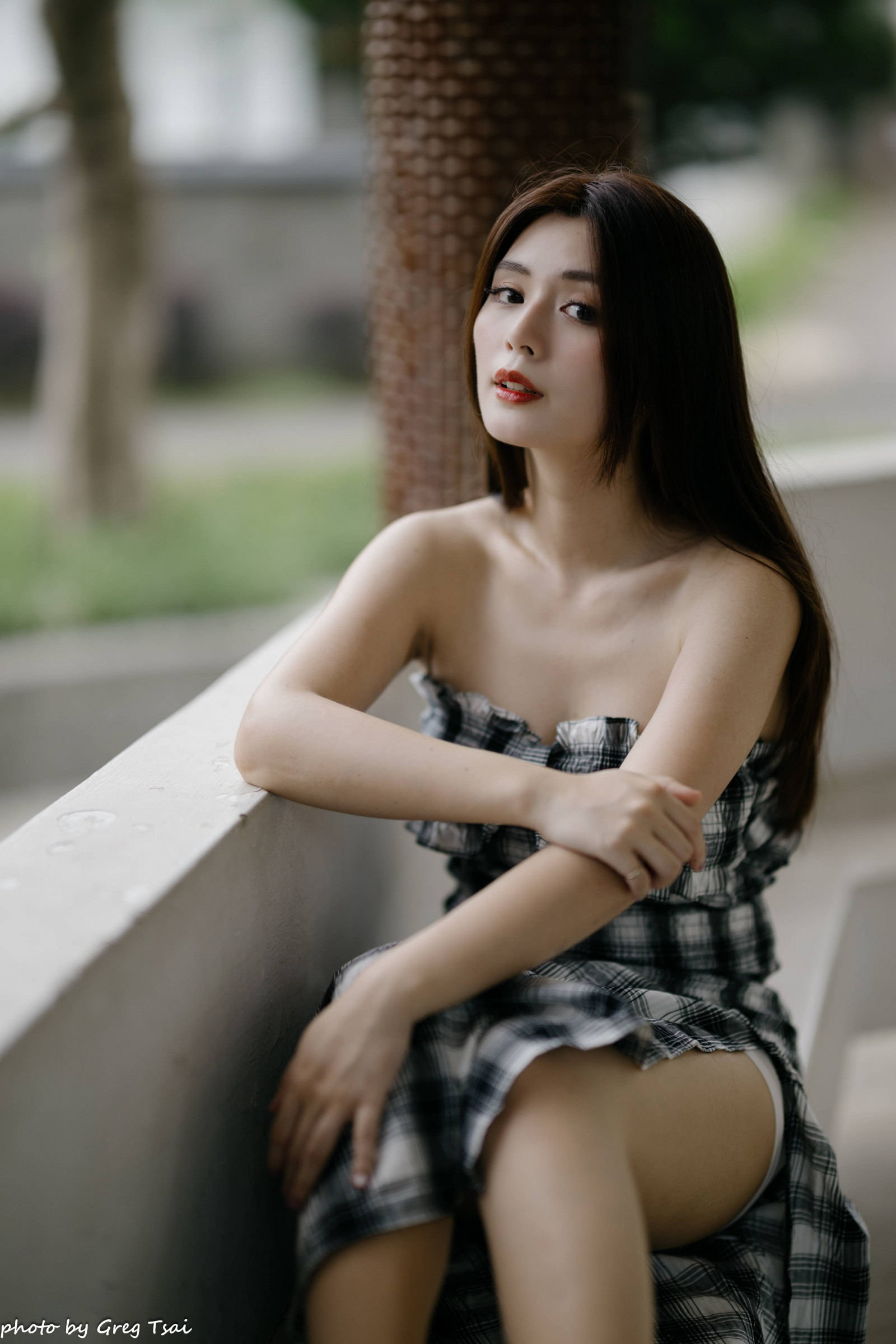 rozostřeného pozadí, židle, plaid dress, žena