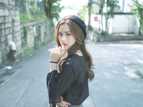 女人
