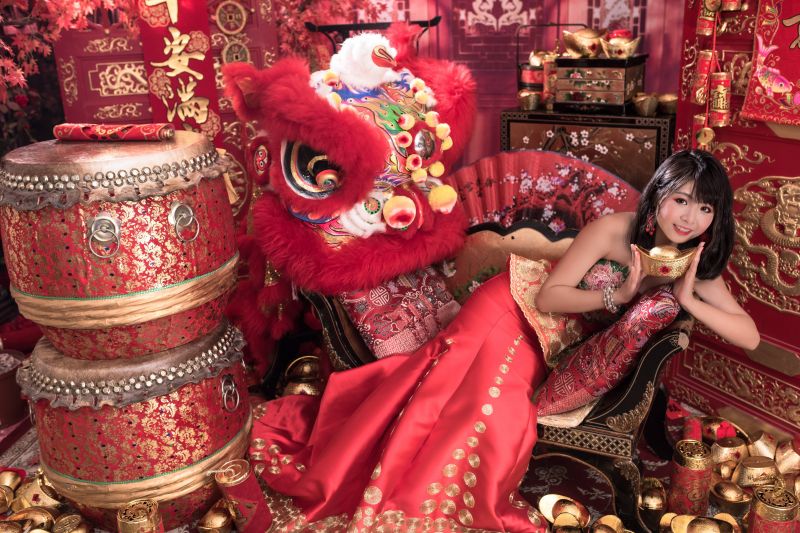 asiatico,cheongsam,Capodanno cinese,oro,rosso,donna
