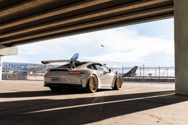 car,supercar