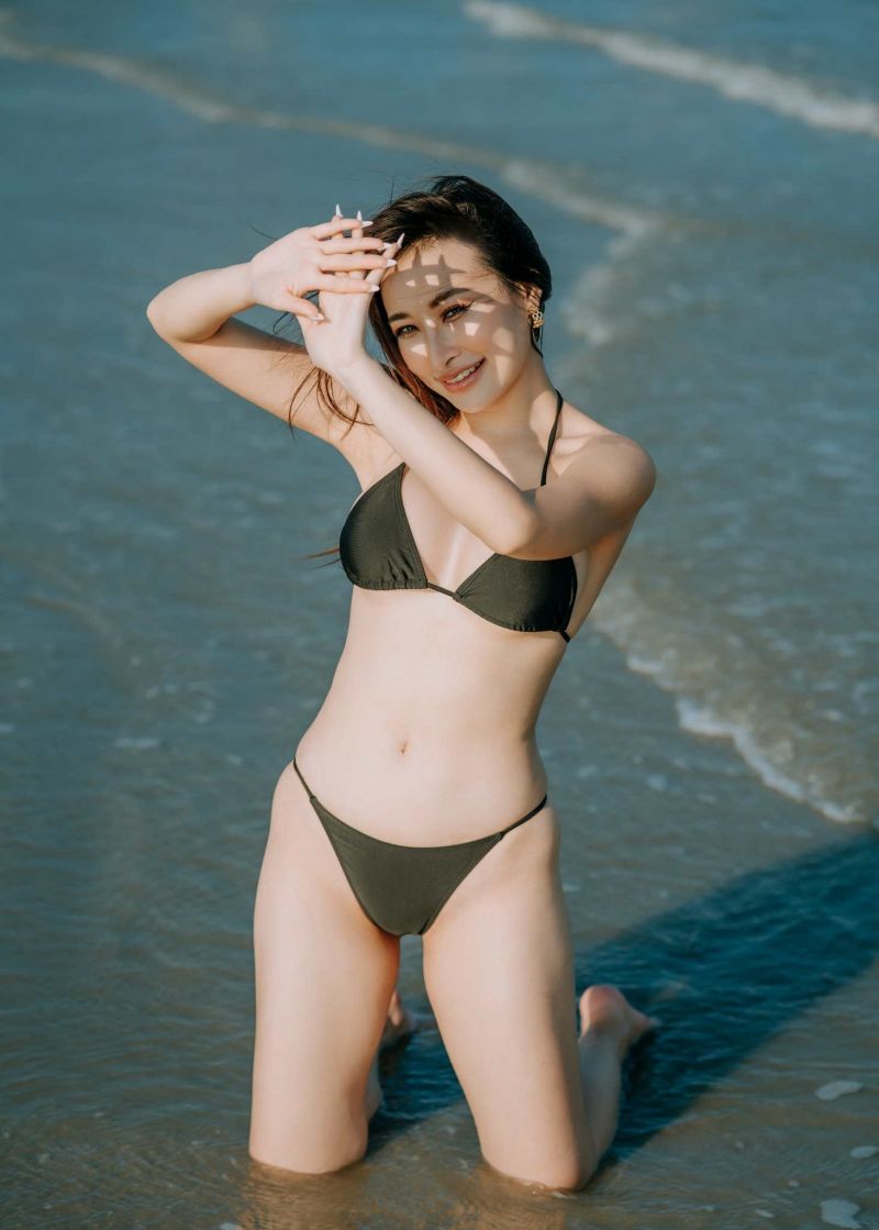 arm tattoo, asijský, černé vlasy, jasný, hnědé vlasy, uklidnit