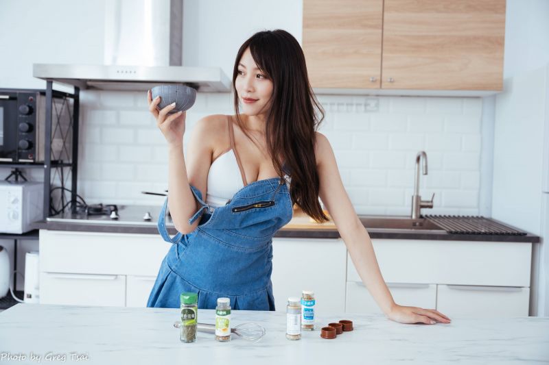 ชาม,ผู้หญิง