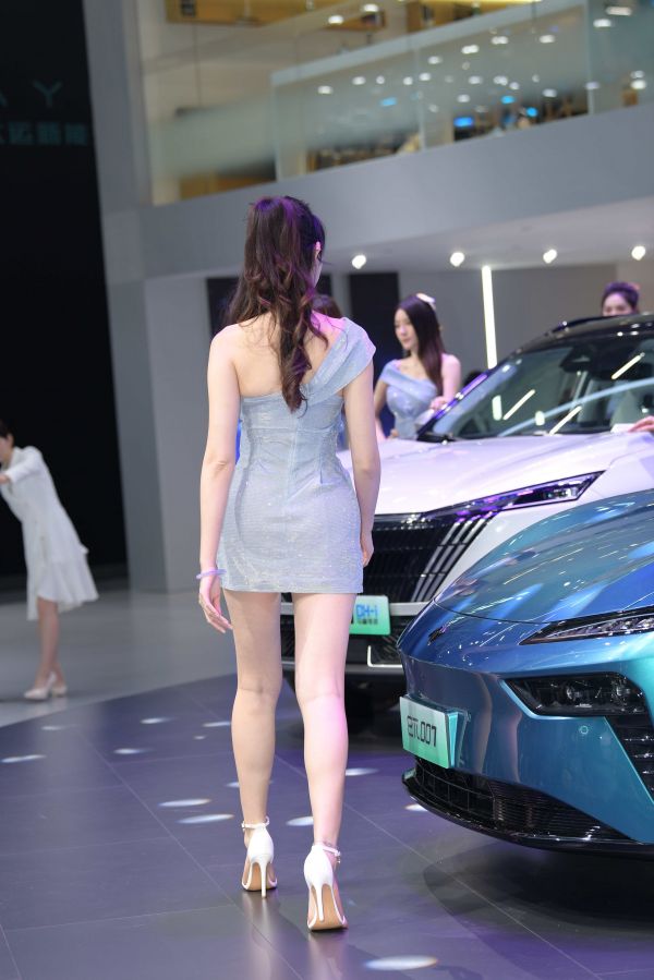 Wallpaper : car show, high heels, walking 3578x5366 - bshot7227 ...