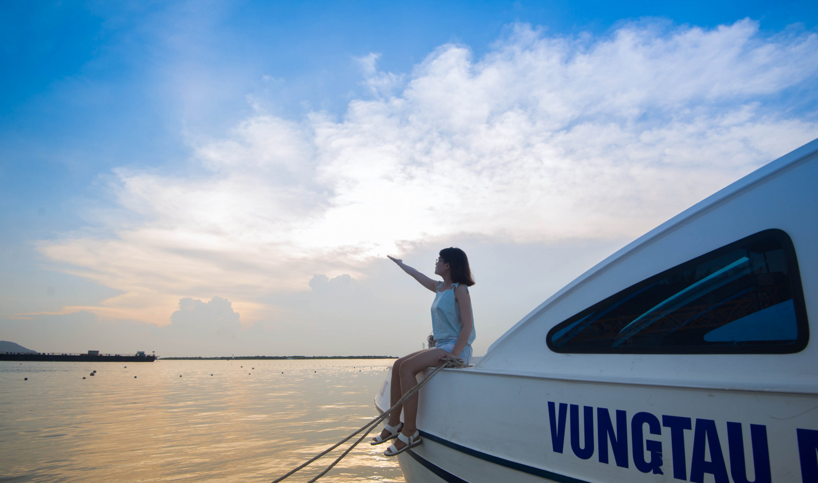 sea, beach, Sun, sky, blue, girl, water, Marina Bay, beautyful, nice, boat, port, ship