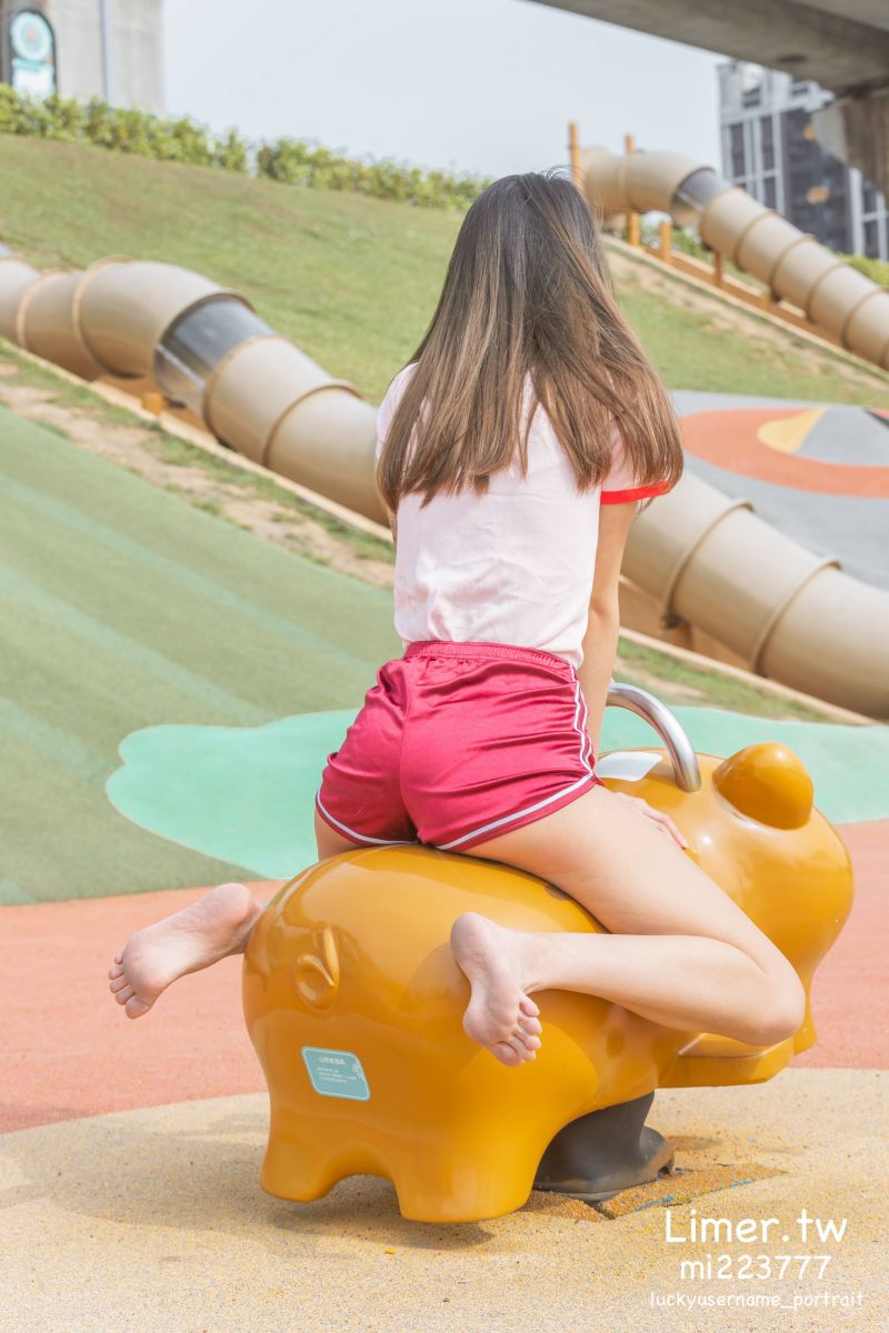 alkalmi, csengő, rövidnadrág, sportruházat, póló alkalmi, csengő, rövidnadrág, sportruházat, póló