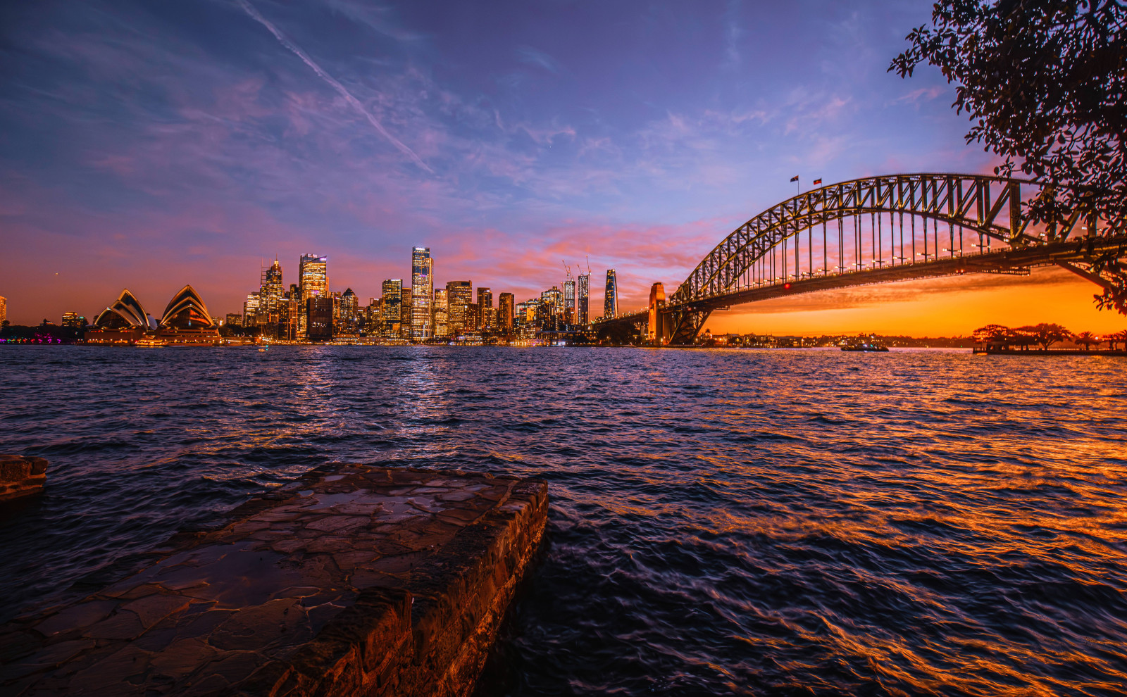 hangarskib, arkitektur, blå himmel, bokeh, bro, byens lys, skyer, dybdeskarphed, skumring, jagerfly, lanterner, lav vinkel, miniature, model, natur, neonlys, night Photography, udendørs, pagode, mennesker, skyskrabere, solstråler, sollys, solnedgang, rejse, Tusmørke, by-, vidvinkel