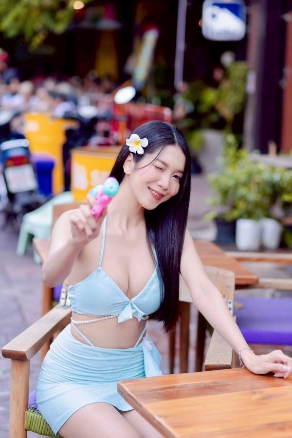 หญิงสาว,ผู้หญิง
