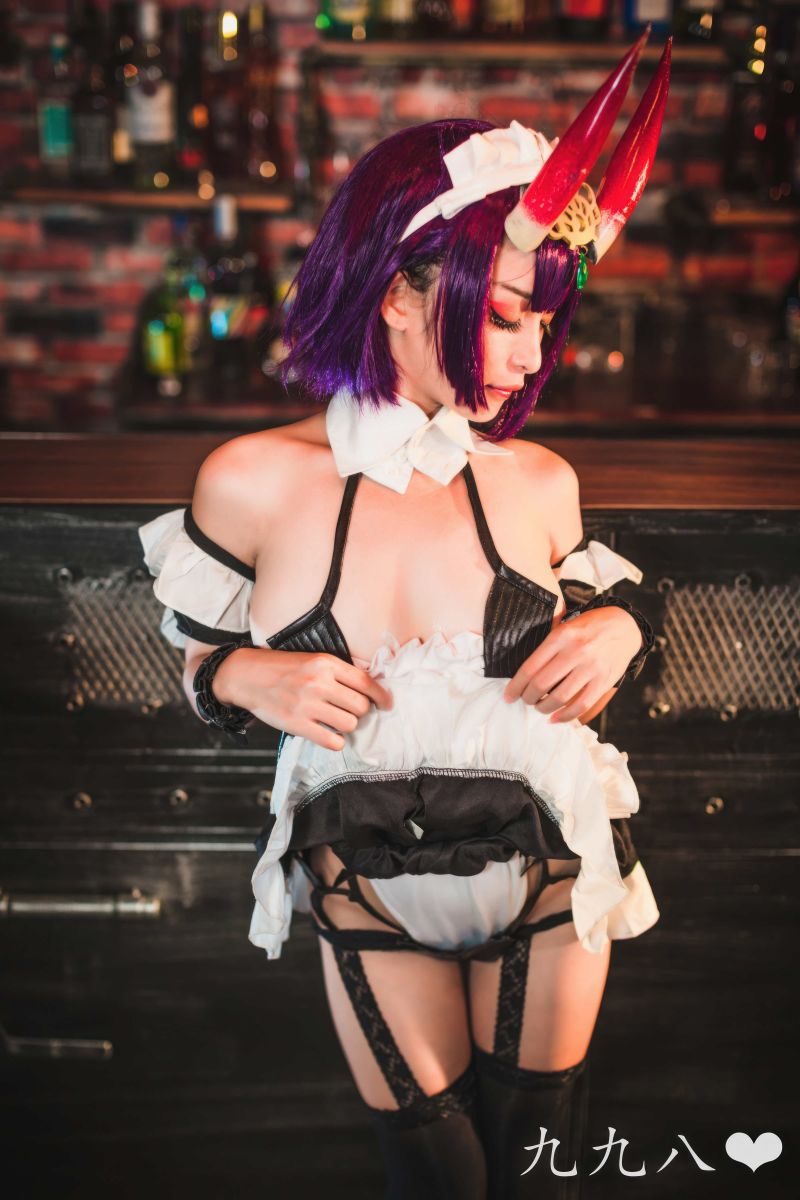 Bar,Cocktail,Cosplay,Horn,Frau
