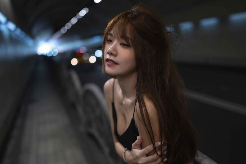 model,woman