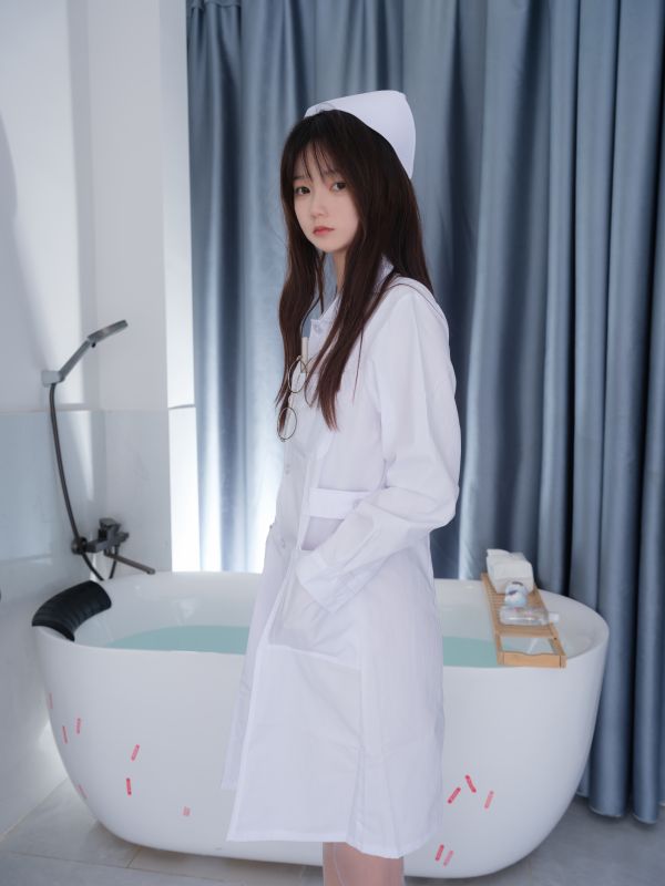 bath,nurse