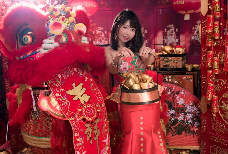 asiatico,cheongsam,Capodanno cinese,oro,rosso,donna