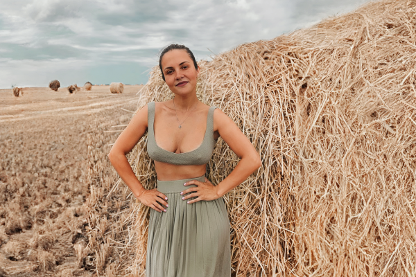 boobs,girl,katrina,beauty,field,hay
