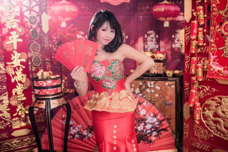 asiatico,cheongsam,Capodanno cinese,oro,rosso,donna
