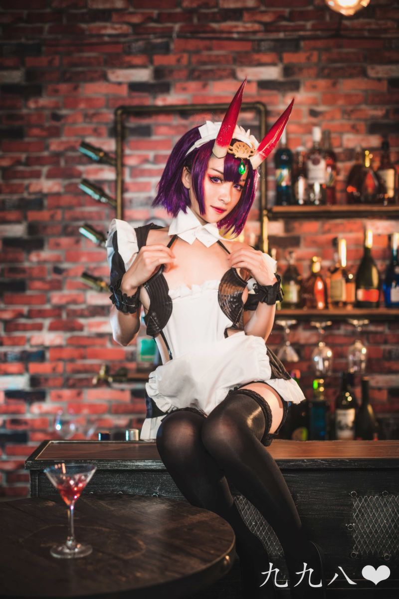 Bar,Cocktail,Cosplay,Horn,Frau