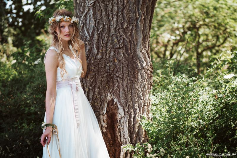 sarışın,Mavi gözlü,Beyaz elbise,Andreas Joachim Lins,Luisa Bergy,Ağız açık