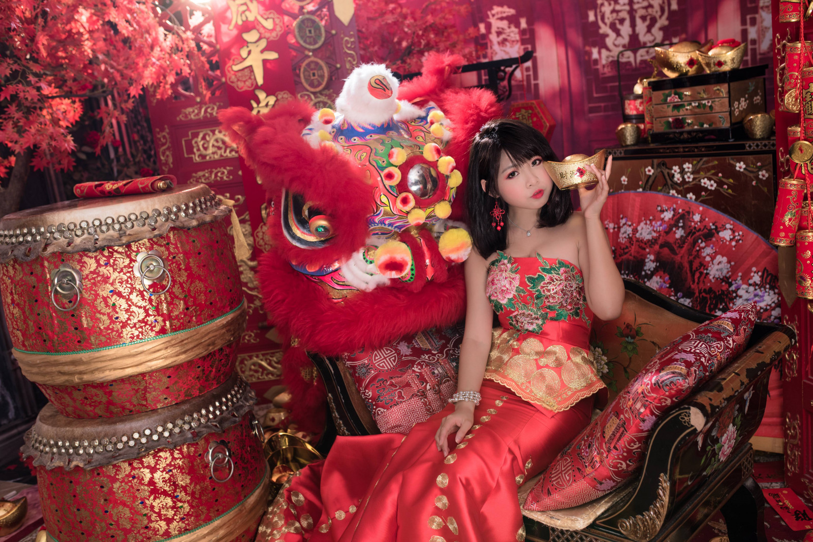 asiático, Cheongsam, año Nuevo Chino, oro, rojo, mujer