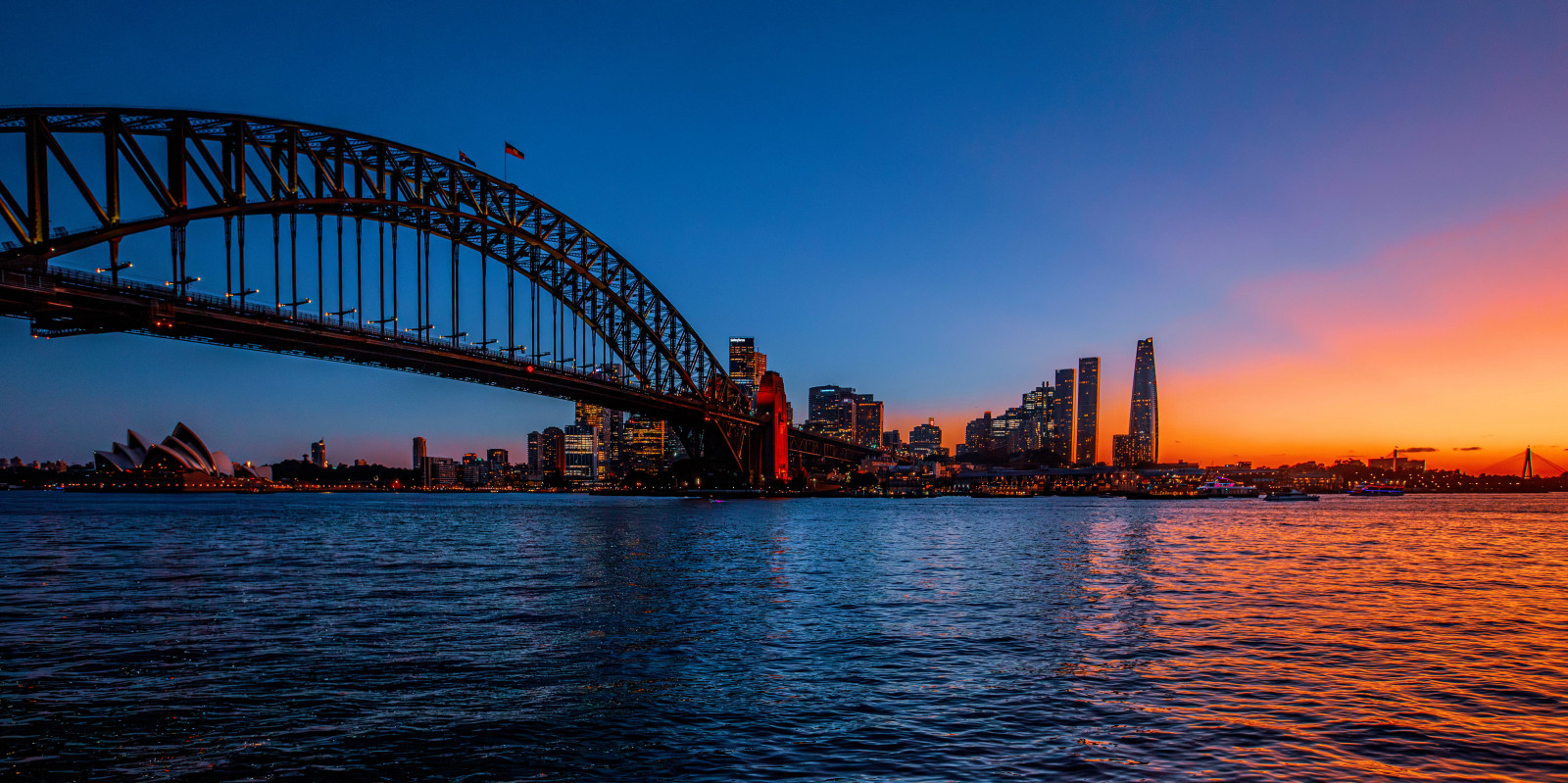 letadlová loď, architektura, modrá obloha, bokeh, most, světla města, mraky, hloubka pole, soumrak, stíhačky, lucerny, nízký úhel, miniaturní, model, Příroda, neonová světla, noční fotografie, venkovní, pagoda, lidé, mrakodrapy, sluneční paprsky, slunečnímu záření, západ slunce, cestovat, Soumrak, městský, široký úhel