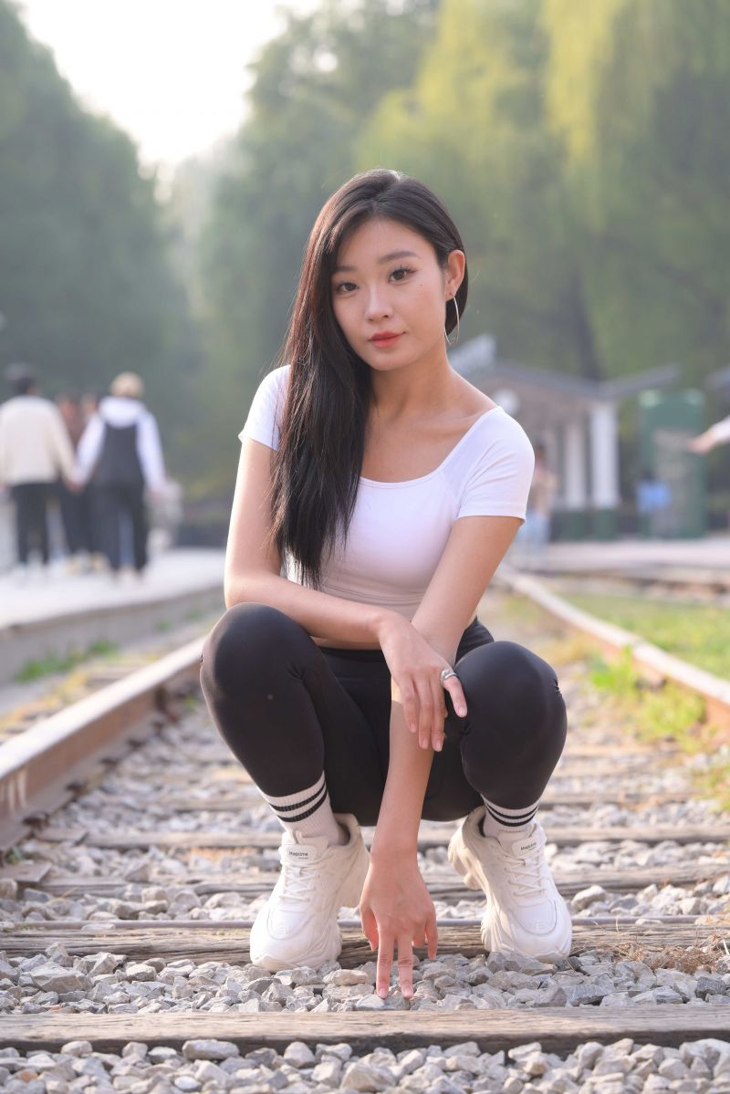 pruhované ponožky,white sneakers