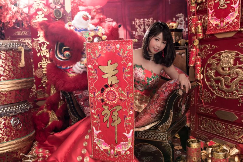 asiatico,cheongsam,Capodanno cinese,oro,rosso,donna