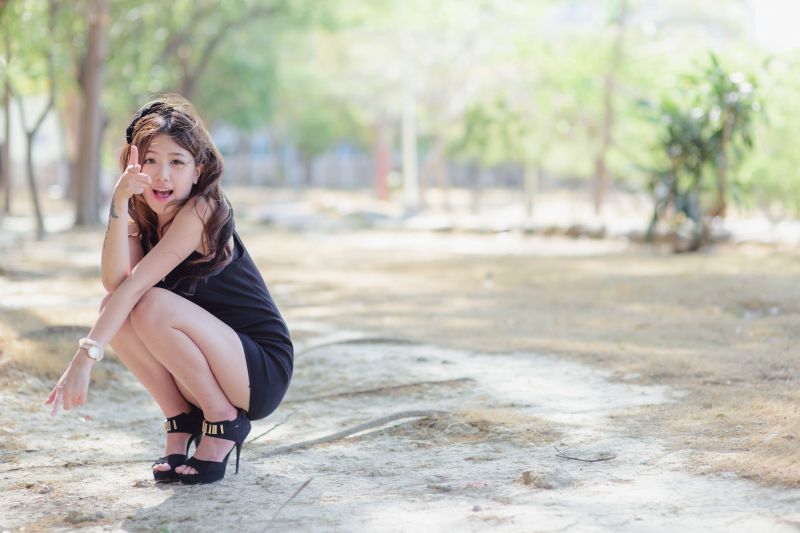 สร้อยข้อมือ,สร้อยคอ,จอด,นั่ง,ไม่มีแขน,เสื้อกล้าม