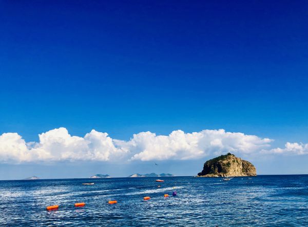 cloud,water,sky,vacation,sea,beach