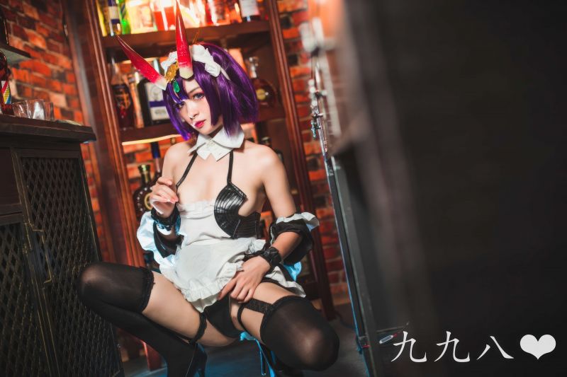 Bar,Cocktail,Cosplay,Horn,Frau