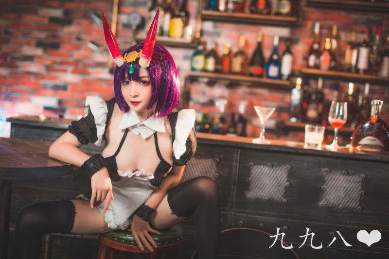 Bar,Cocktail,Cosplay,Horn,Frau