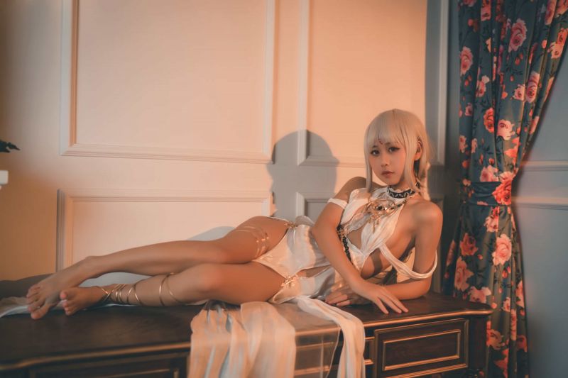 žena,cosplay,bílé šaty