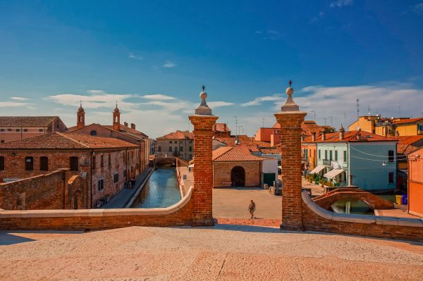 cidade,casas,portao,igreja,church,vila