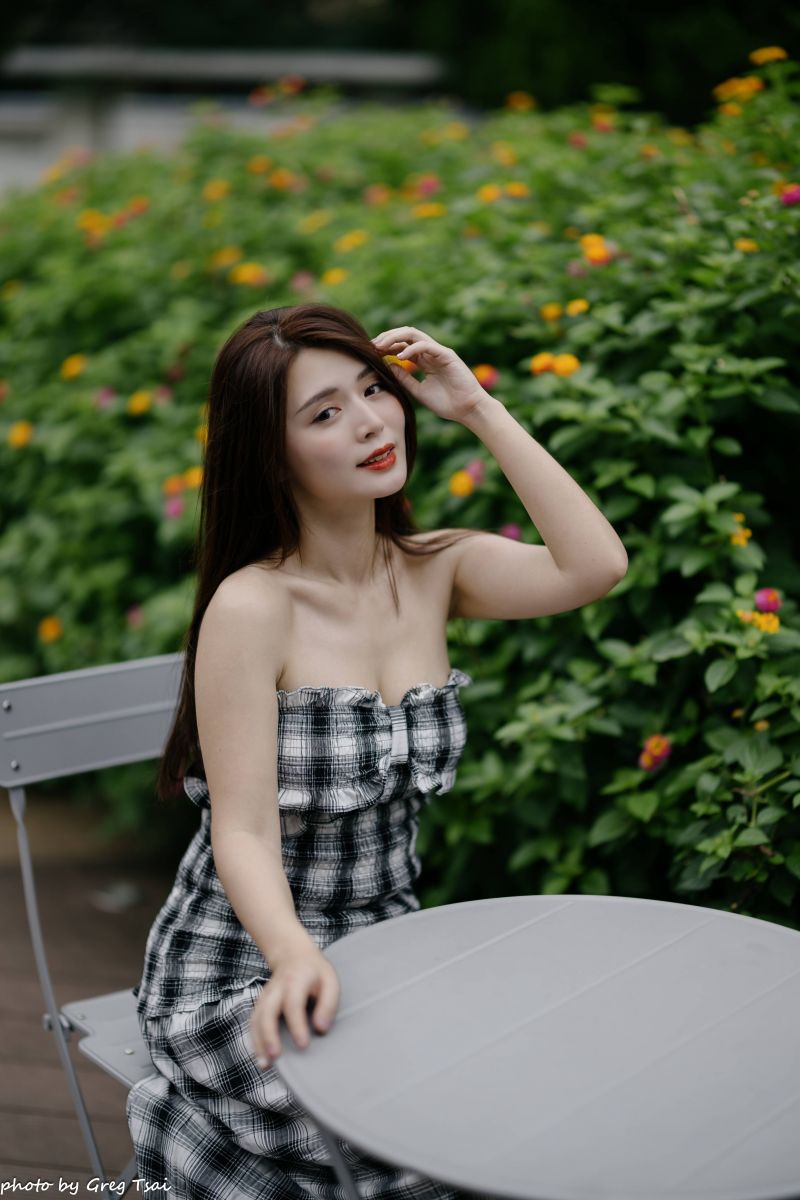 Verschwommener Hintergrund,Sessel,plaid dress,Frau