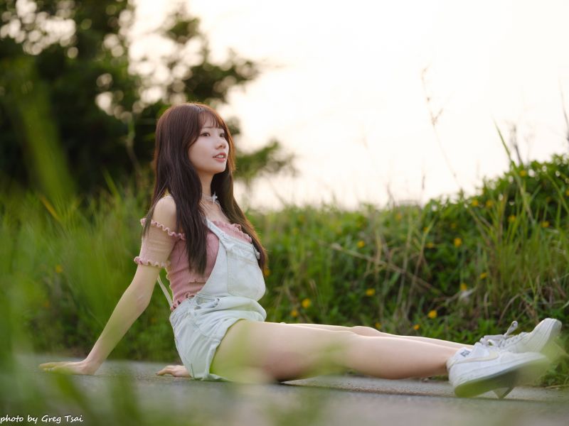 長い髪,屋外,女性,黄色の花