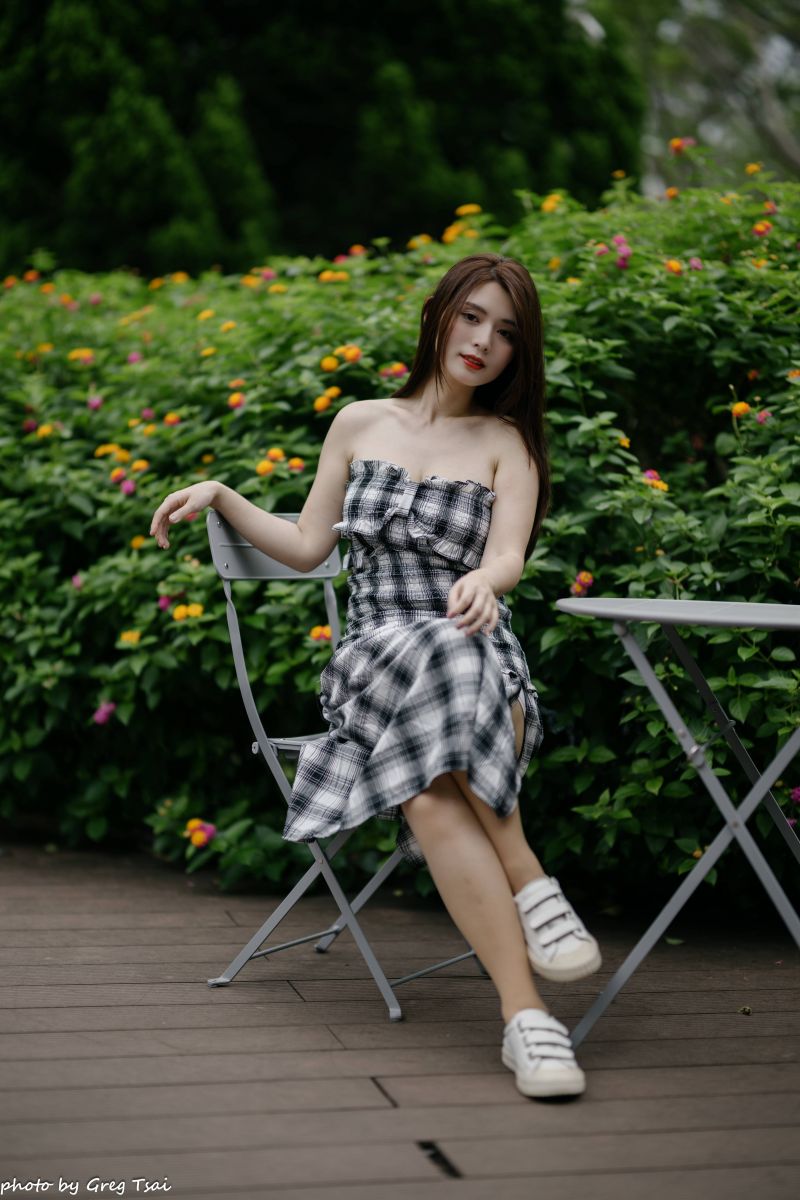 Verschwommener Hintergrund,Sessel,plaid dress,Frau