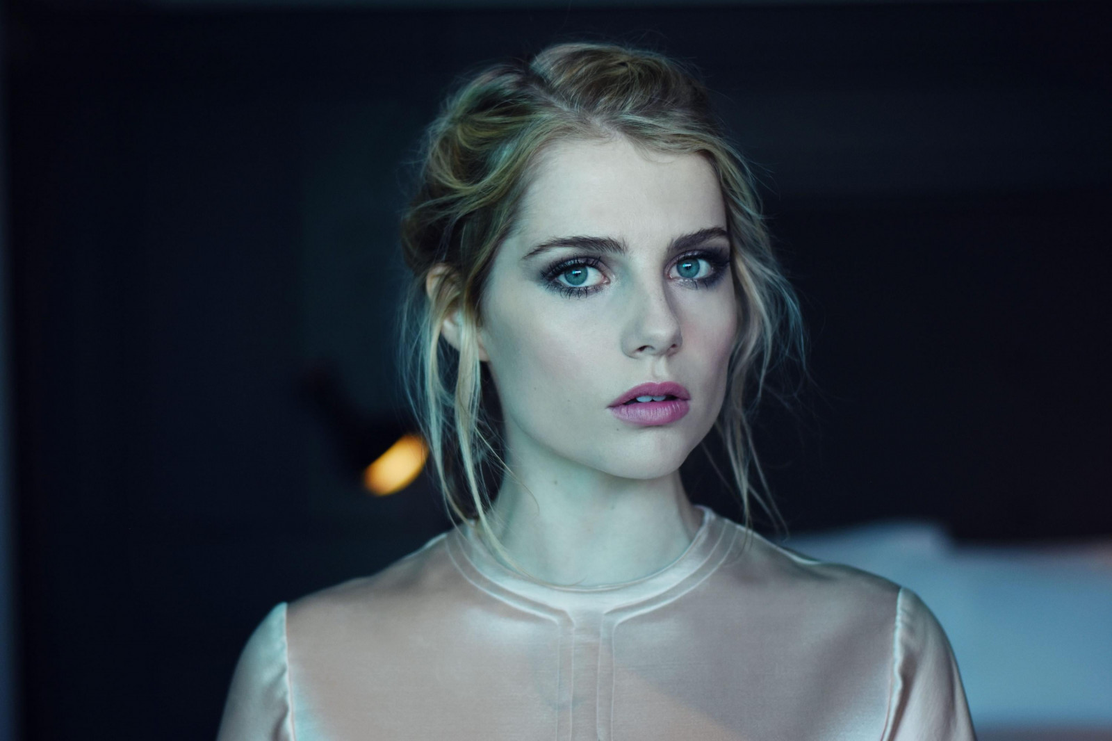 actress, blonde, green eyes, women, women indoors