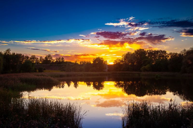 die Architektur,Blue hour,blauer Himmel,Verschwommener Hintergrund,Bokeh,brick building