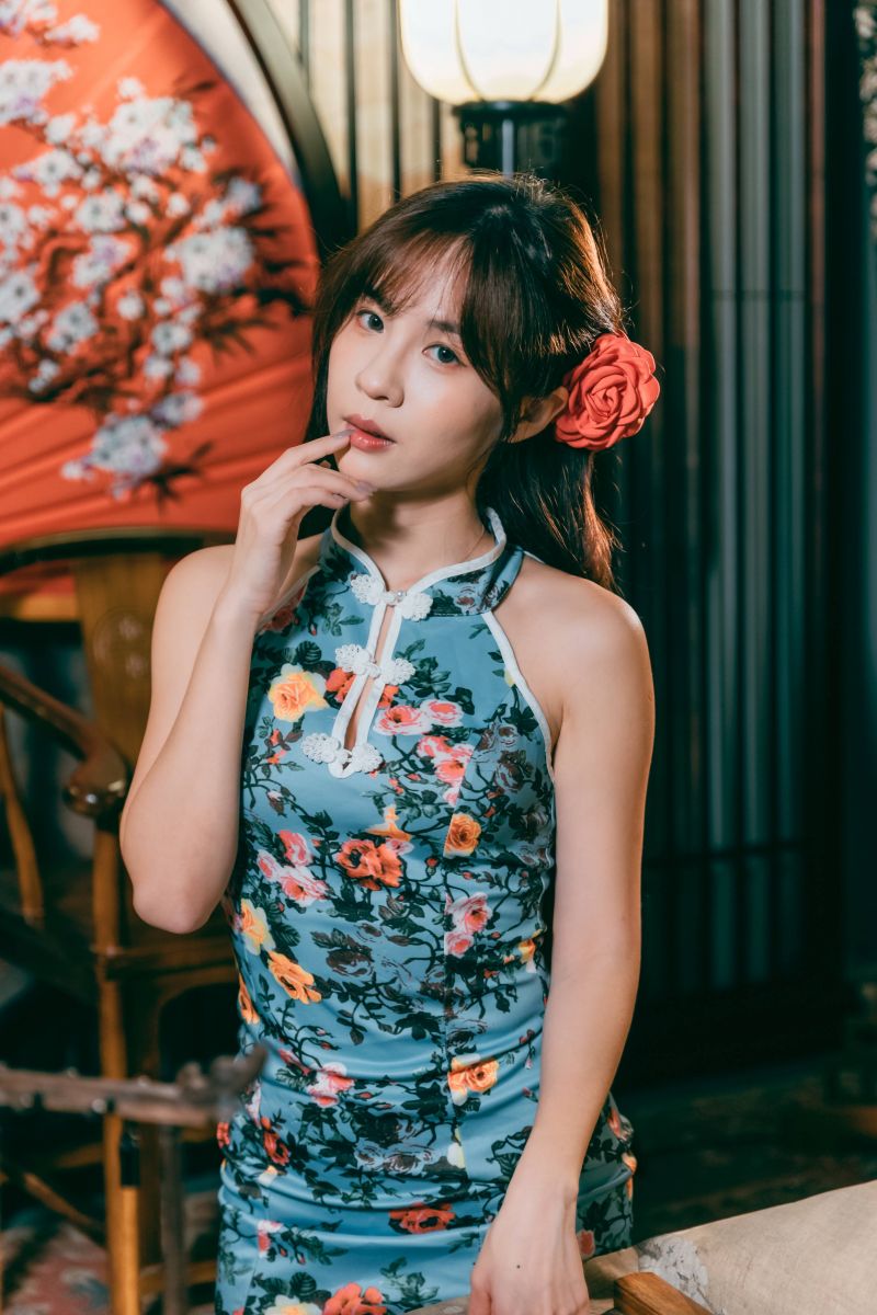 modré šaty,dlhé vlasy,tanghulu,žena