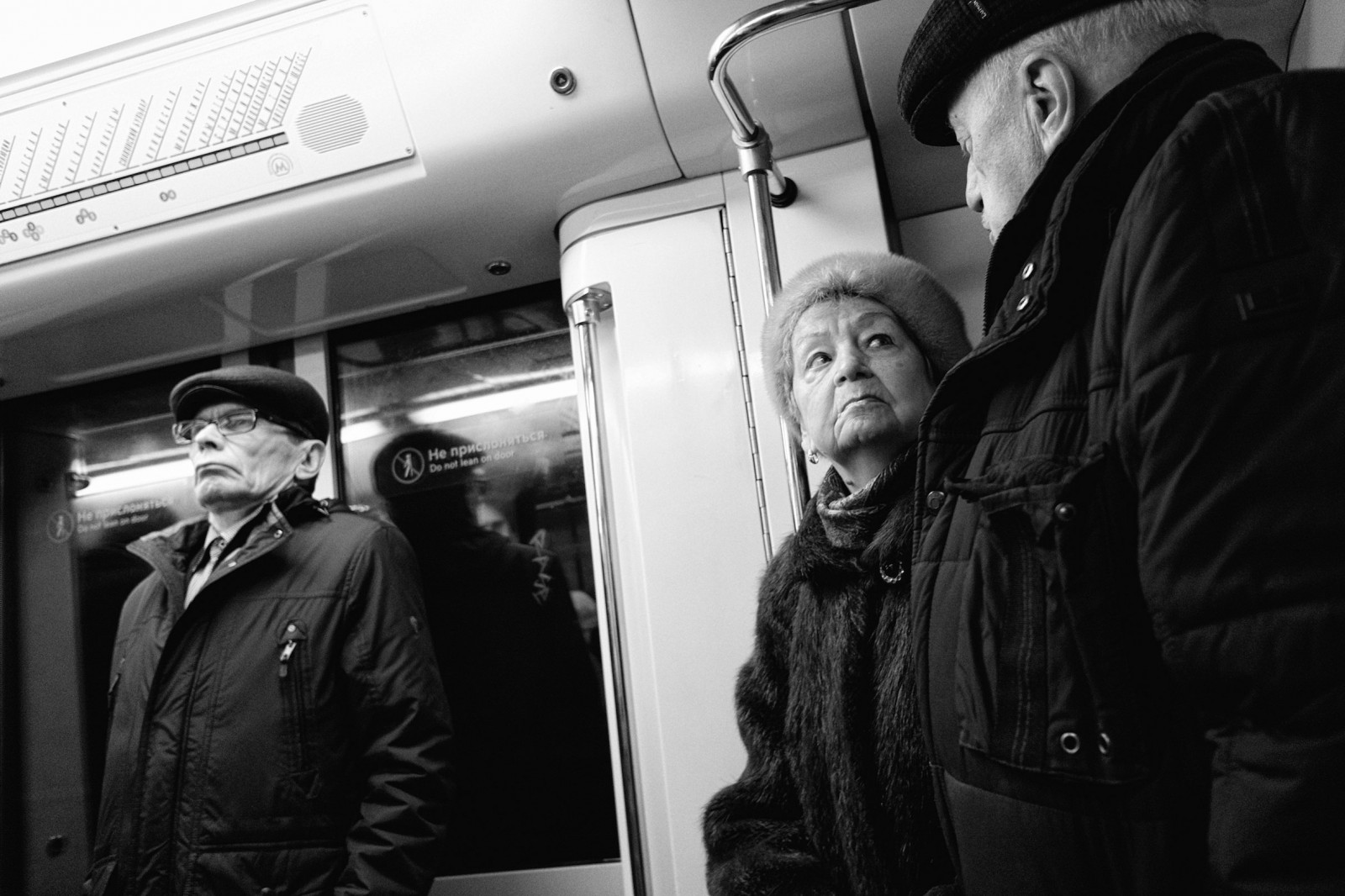 lidé, bílý, Černá, černobílý, portrét, hrůza, auto, Moskva, zima, vozidlo, fotografování, technika, Rusko, metro, metro, podzemí, Noir, Cestující, zábava, fotografie, momentka, Černý a bílý, monochromatické fotografování, Film noir, detektivka