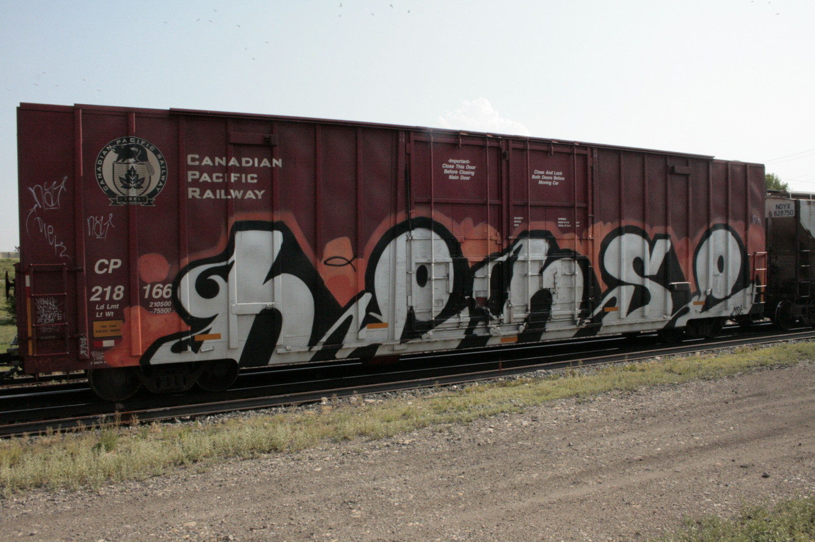 auto, vozidlo, silnice, fotografování, vlak, železnice, ocel, kov, Kanada, kanadský, grafiti, doprava, náklad, lokomotiva, UMĚNÍ, železnice, vlaky, kolejnice, železo, skladem, dráha, spraypaint, Graff, fanoušek, namalovaný, Celý, náklad, benching, válcování, kus, wholecar, boxcar, railfan, stolici, pozemní vozidla, železniční doprava, kolejová vozidla, osobní automobil, železniční vůz, nákladní doprava, graf, nákladní vlak, kolejové vozidlo, MSK, motorový vůz, nákladní auto, e2e, freighttraingraffiti, Traingraffiti, Freightgraffiti, Benčary, Hezky
